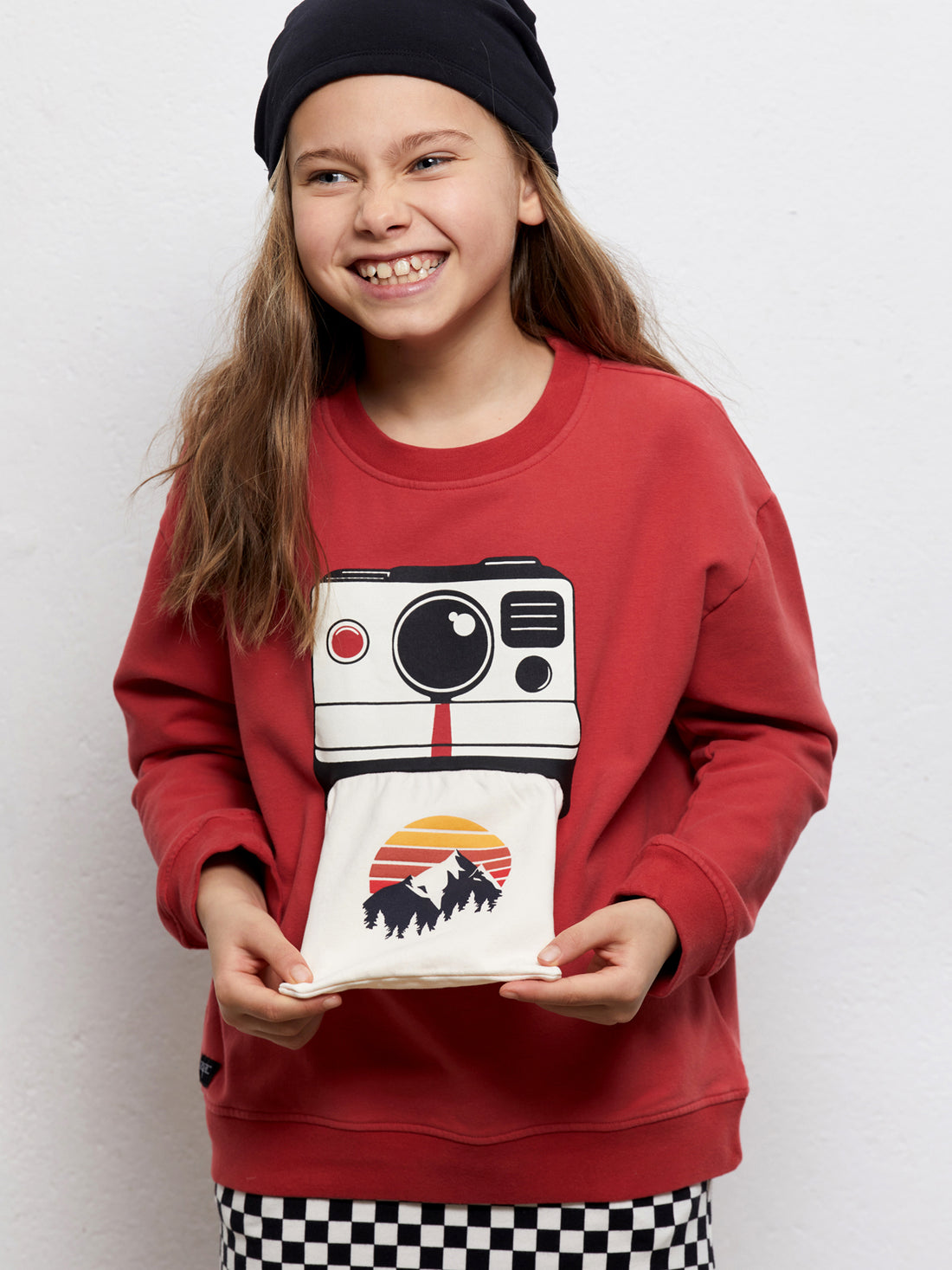 Yporque Red Camera Pocket Wide Sweatshirt